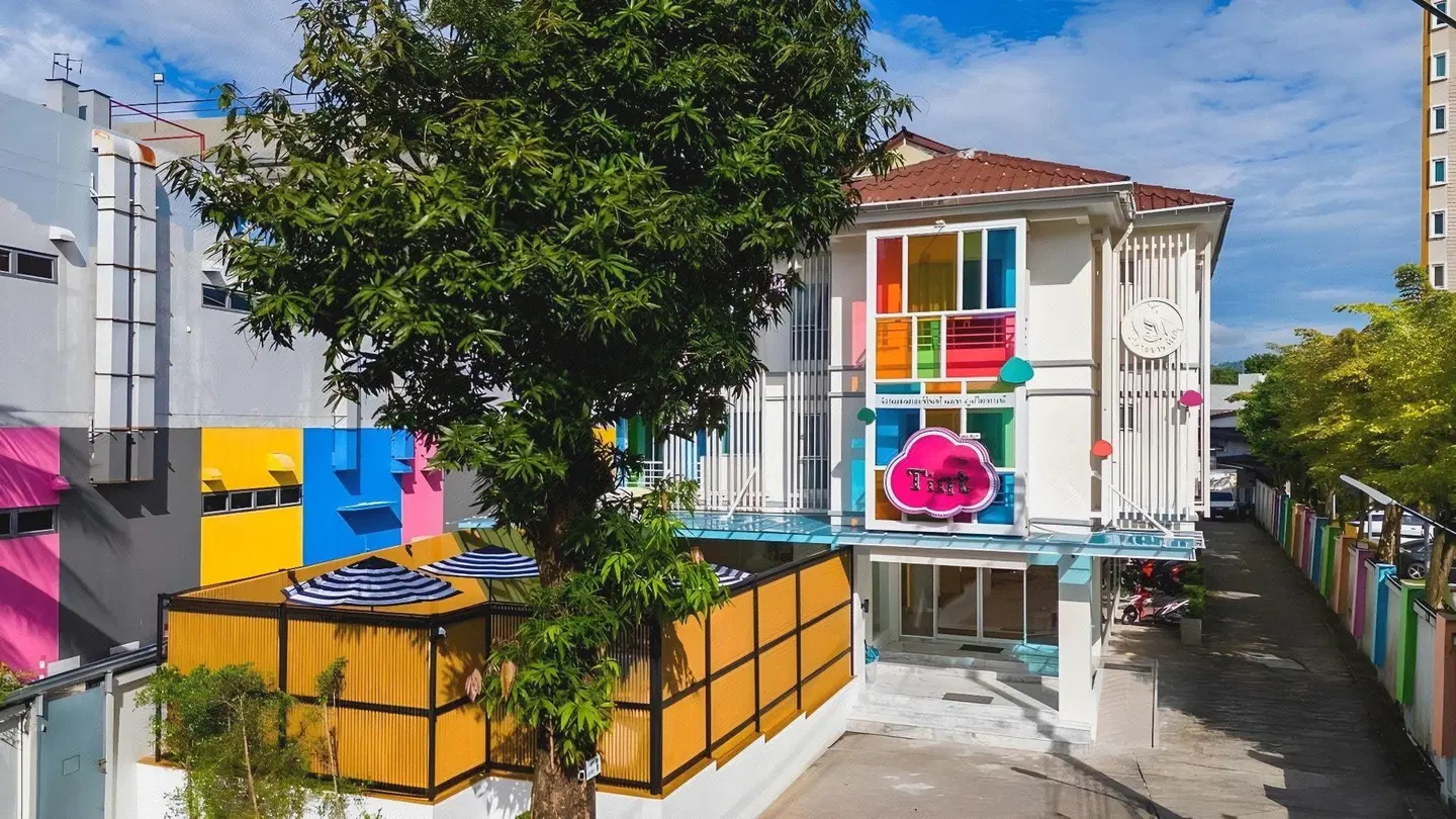 The Tint at Phuket Town Terrasse
