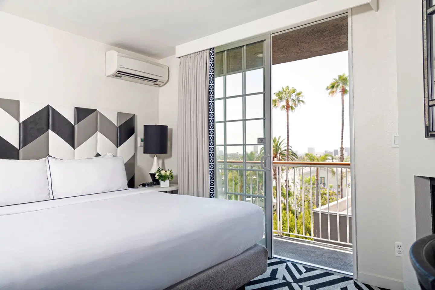 Chamberlain West Hollywood ROOM_EXAMPLE