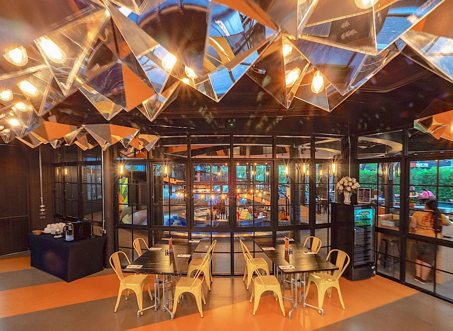 Hivetel Restaurant