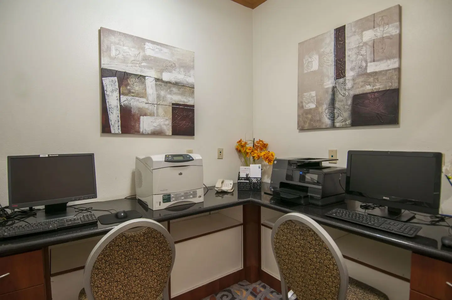 Holiday Inn Express & Suites Bakersfield Central by IHG ROOM_EXAMPLE