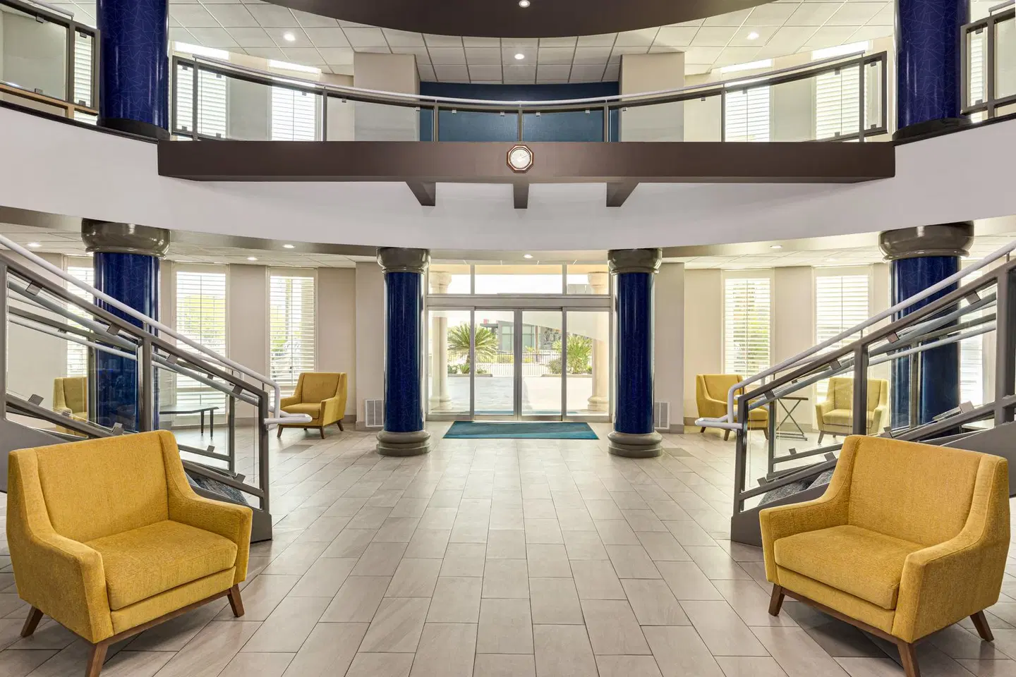 Holiday Inn Express & Suites Bakersfield Central by IHG LOUNGE_LOBBY
