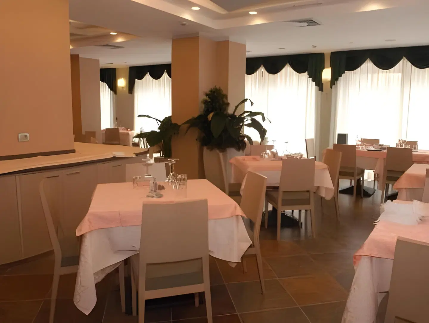 Flora Restaurant