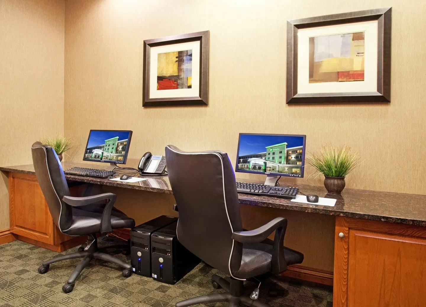 Holiday Inn Casper East - Medical Center by IHG LOUNGE_LOBBY