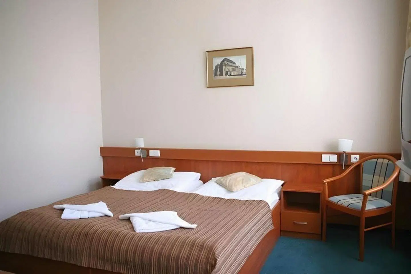 Alton ROOM_EXAMPLE