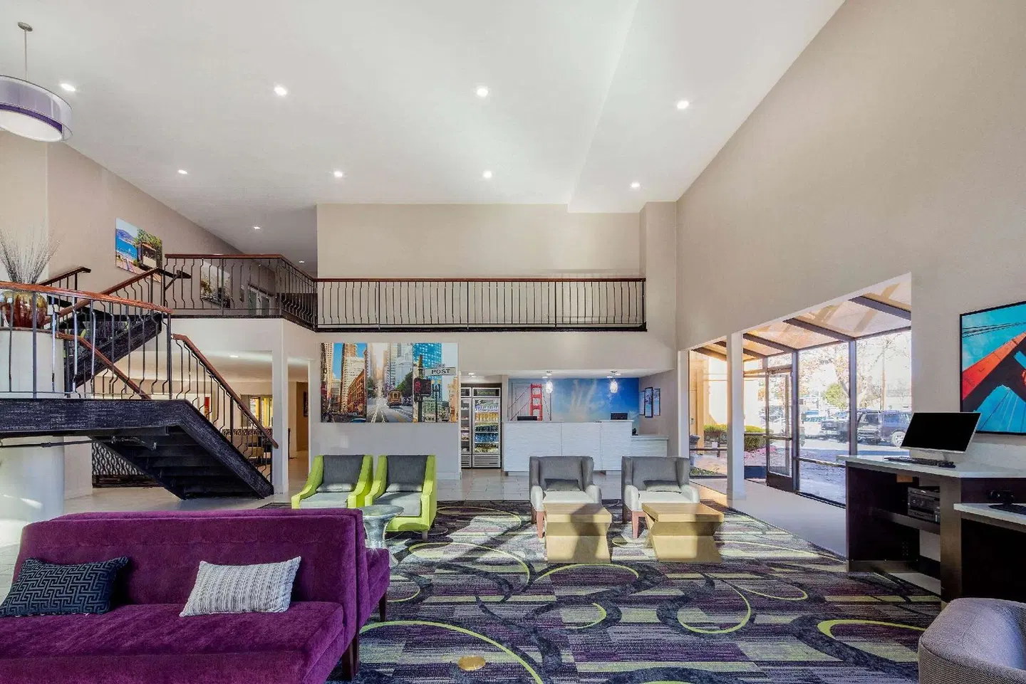 La Quinta Inn & Suites by Wyndham Oakland - Hayward LOUNGE_LOBBY