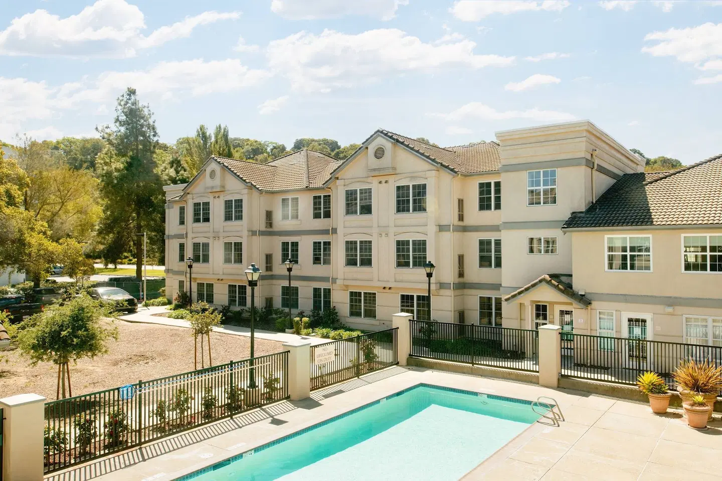 Residence Inn by Marriott Pleasanton EXTERIOR