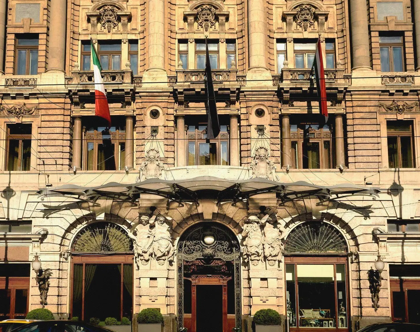Atrium Fashion Hotel EXTERIOR
