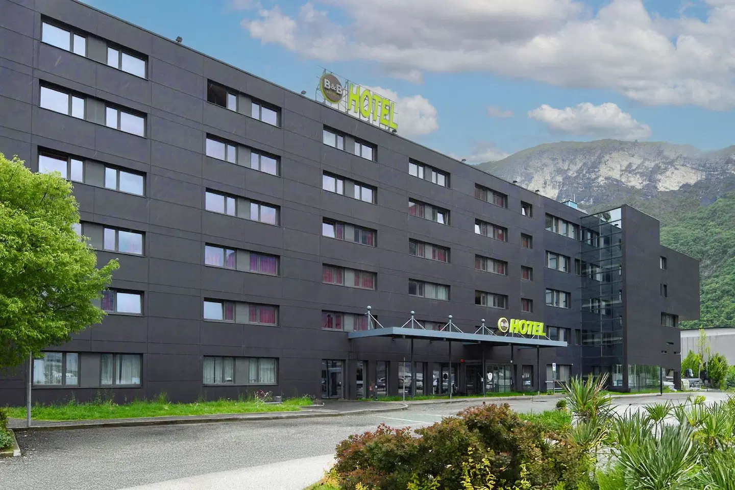 B&B Hotel Trento EXTERIOR