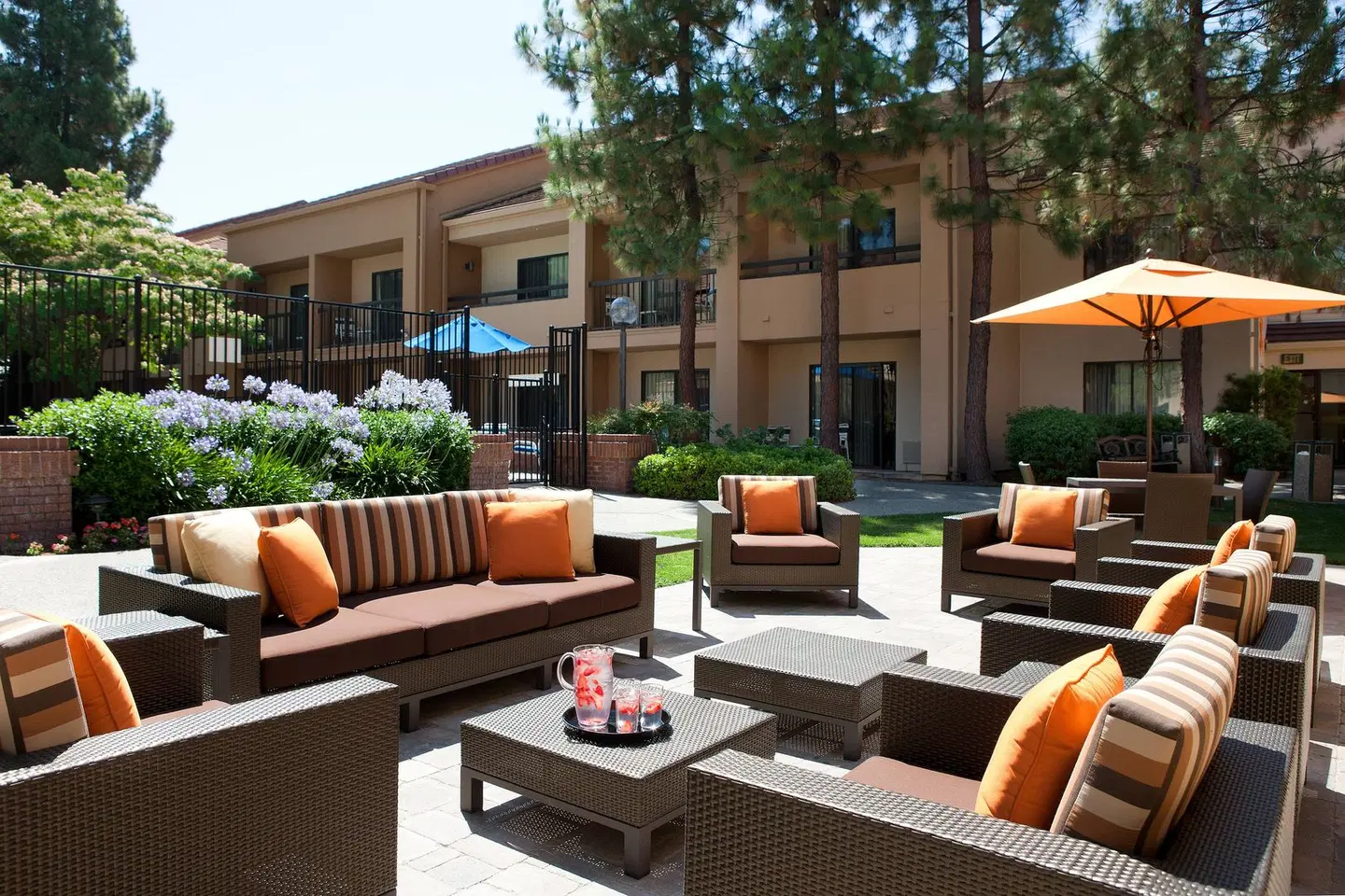 Courtyard by Marriott Pleasanton Terrasse