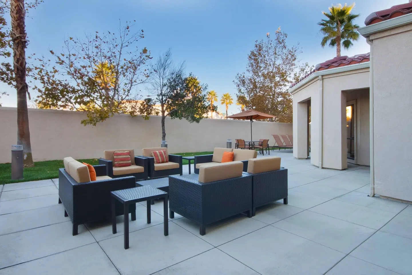 Courtyard by Marriott Palmdale Terrasse
