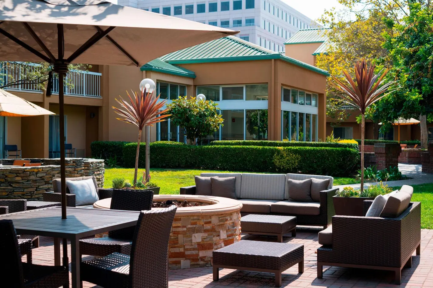 Courtyard by Marriott San Mateo Foster City Terrasse