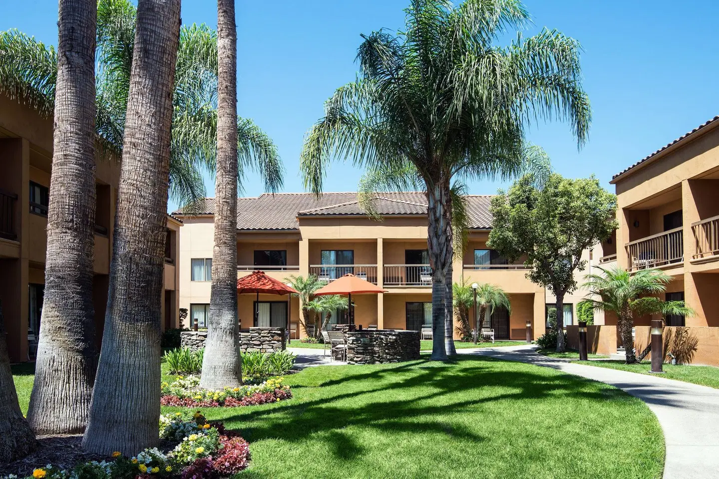 Courtyard by Marriott Anaheim Buena Park EXTERIOR