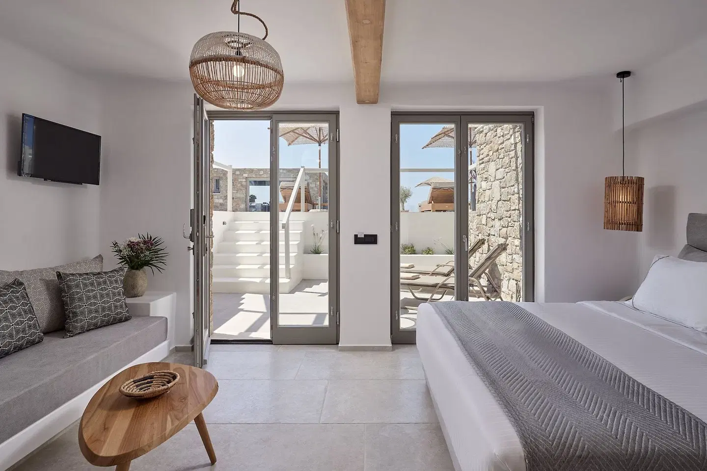 IONIC Suites ROOM_EXAMPLE