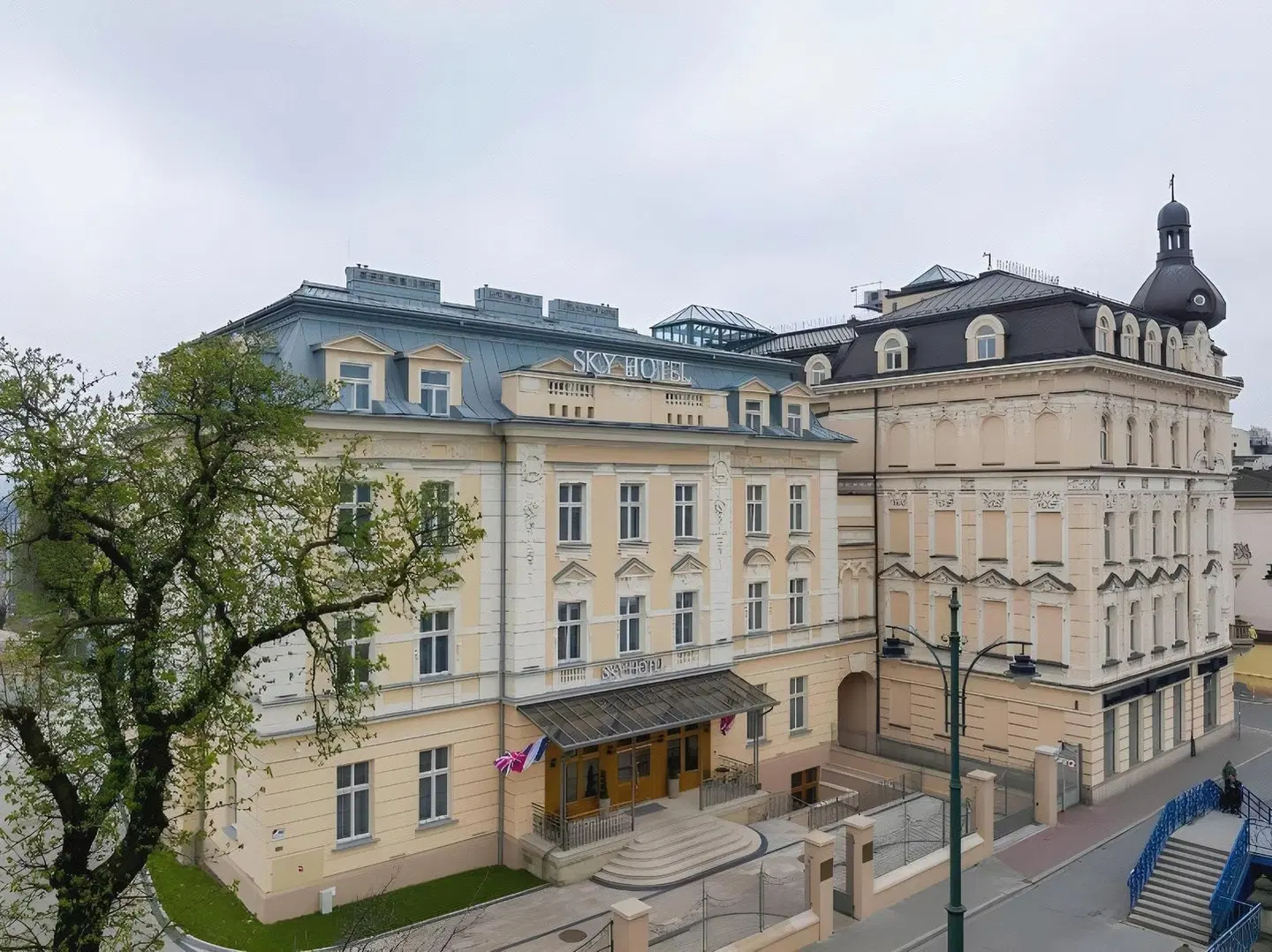 Sky Hotel Kraków EXTERIOR