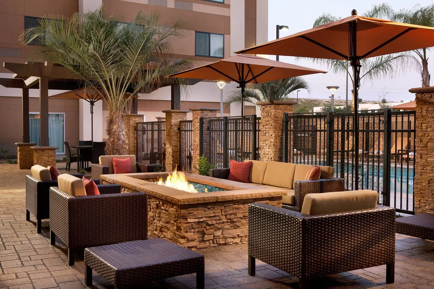 Courtyard by Marriott San Diego Oceanside Terrasse