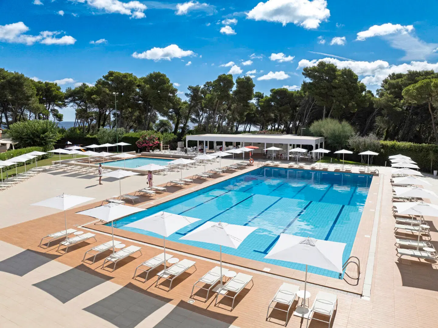 VOI Daniela Essentia OUTDOOR_POOL