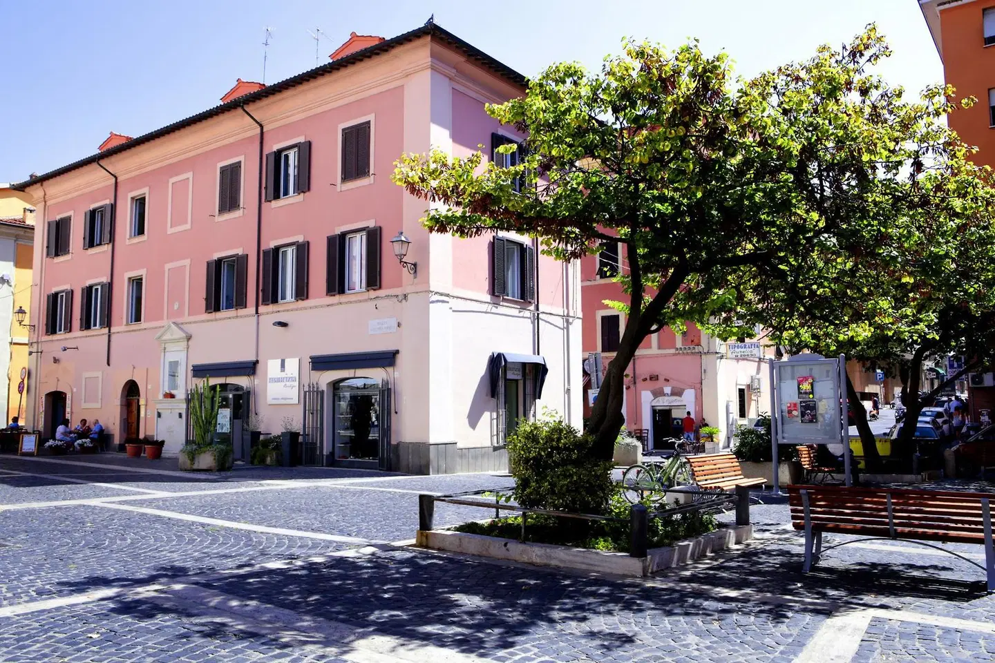 B&B Piazza Fratti EXTERIOR