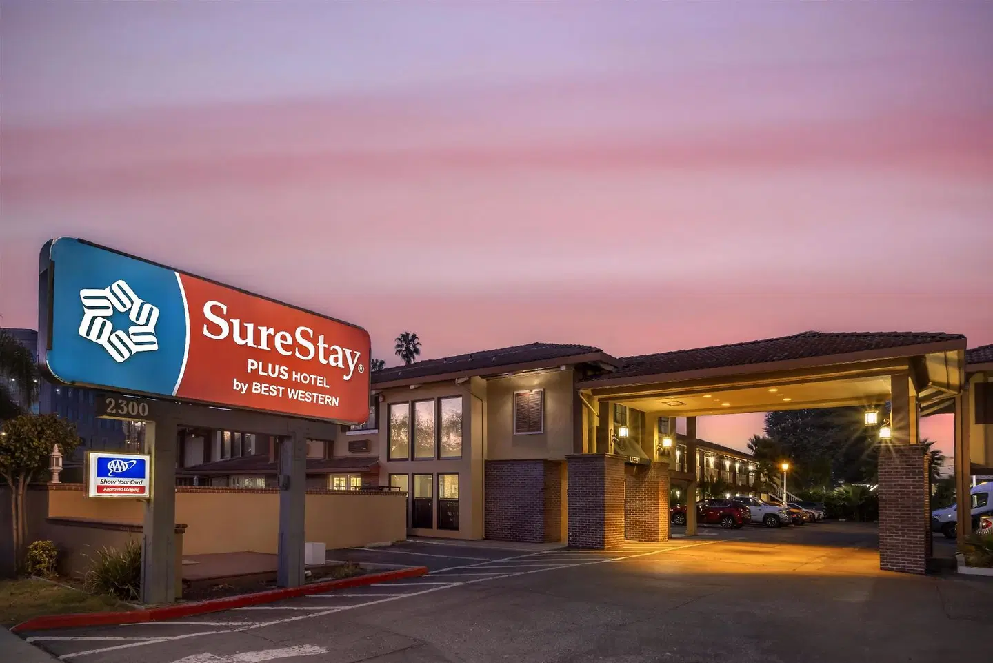Best Western PLUS Mountain View Inn EXTERIOR