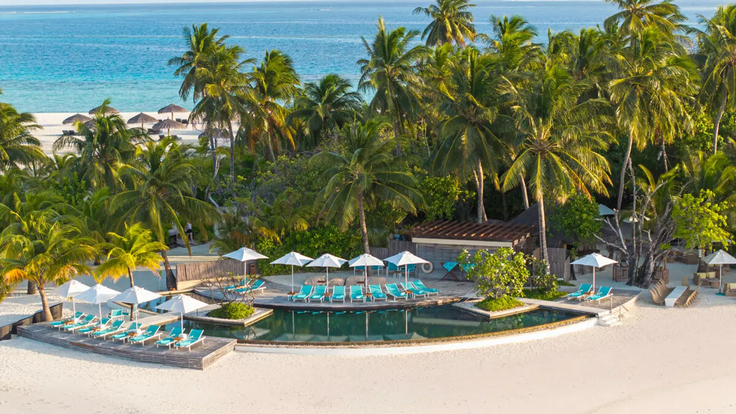 Constance Moofushi Maldives OUTDOOR_POOL
