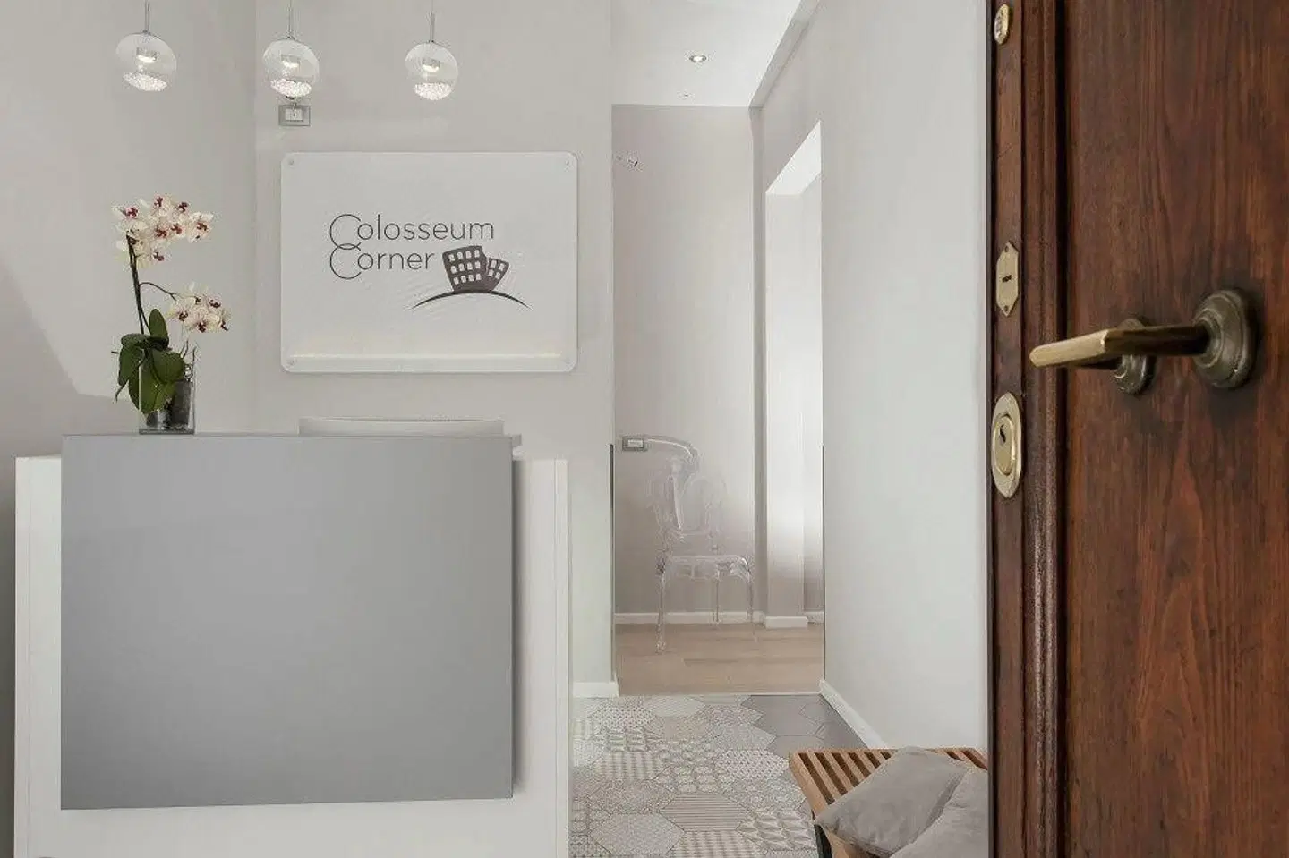 Colosseum Corner ROOM_EXAMPLE