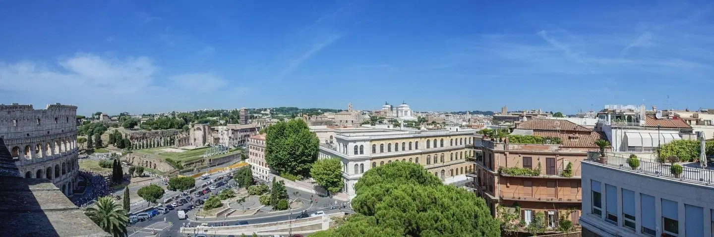 Colosseum Corner LANDSCAPE