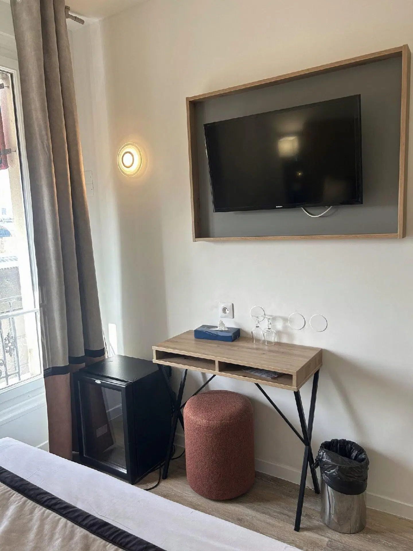 Derby Eiffel ROOM_EXAMPLE