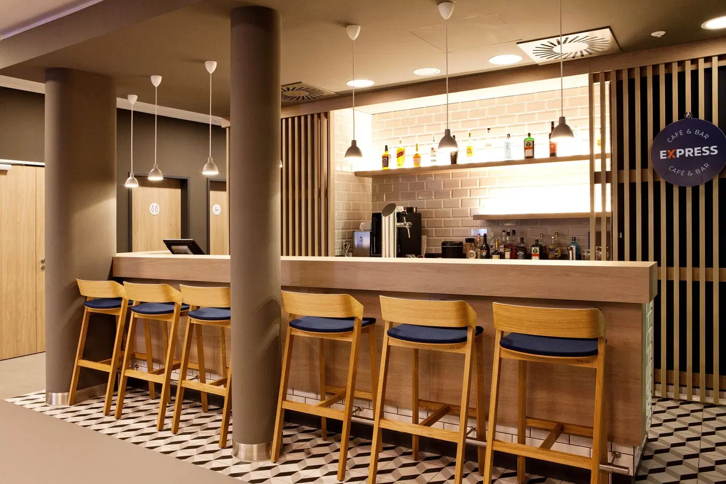 Holiday Inn Express Trier by IHG Bar