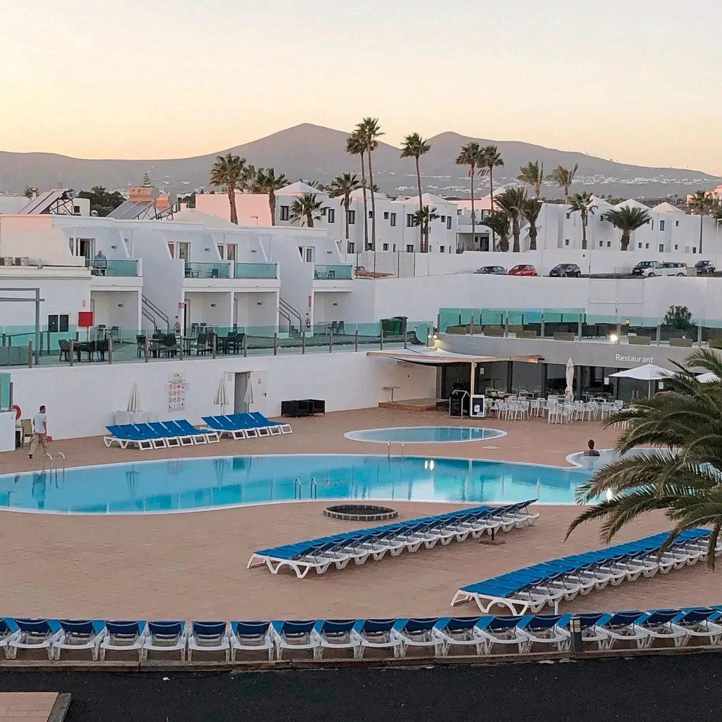 Plaza Palmeras OUTDOOR_POOL