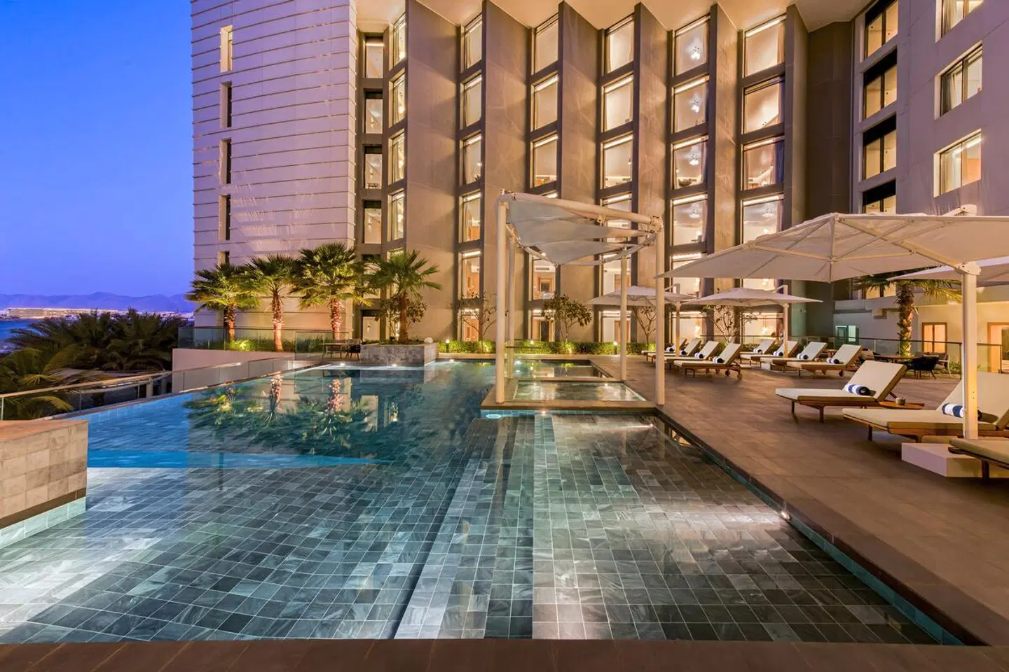 voco Muscat Al Mouj OUTDOOR_POOL