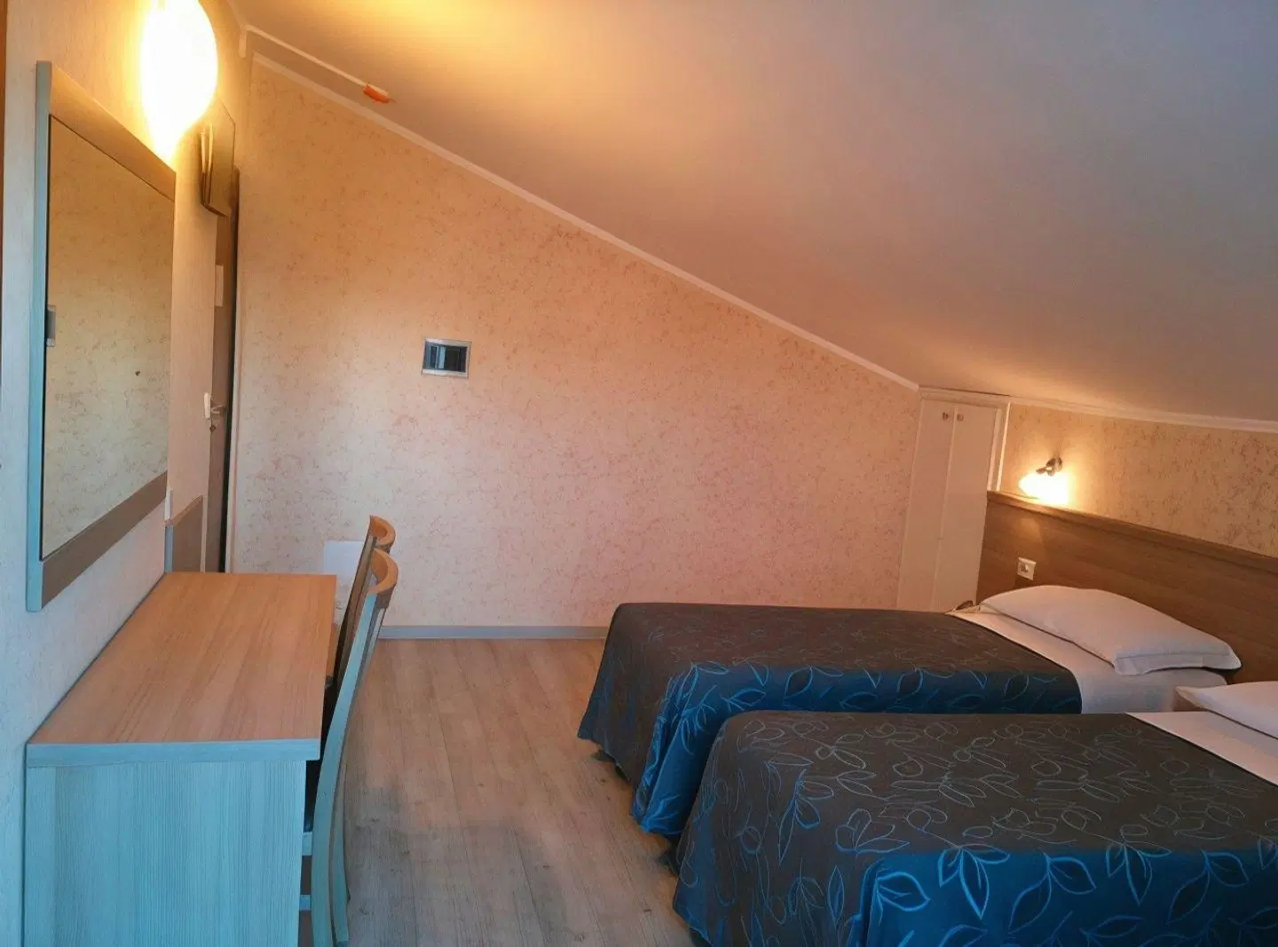 Concorde ROOM_EXAMPLE