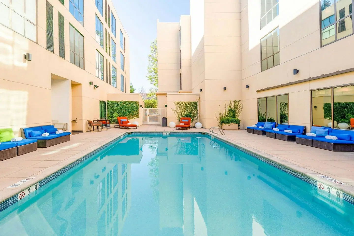 Aloft by Marriott Cupertino OUTDOOR_POOL