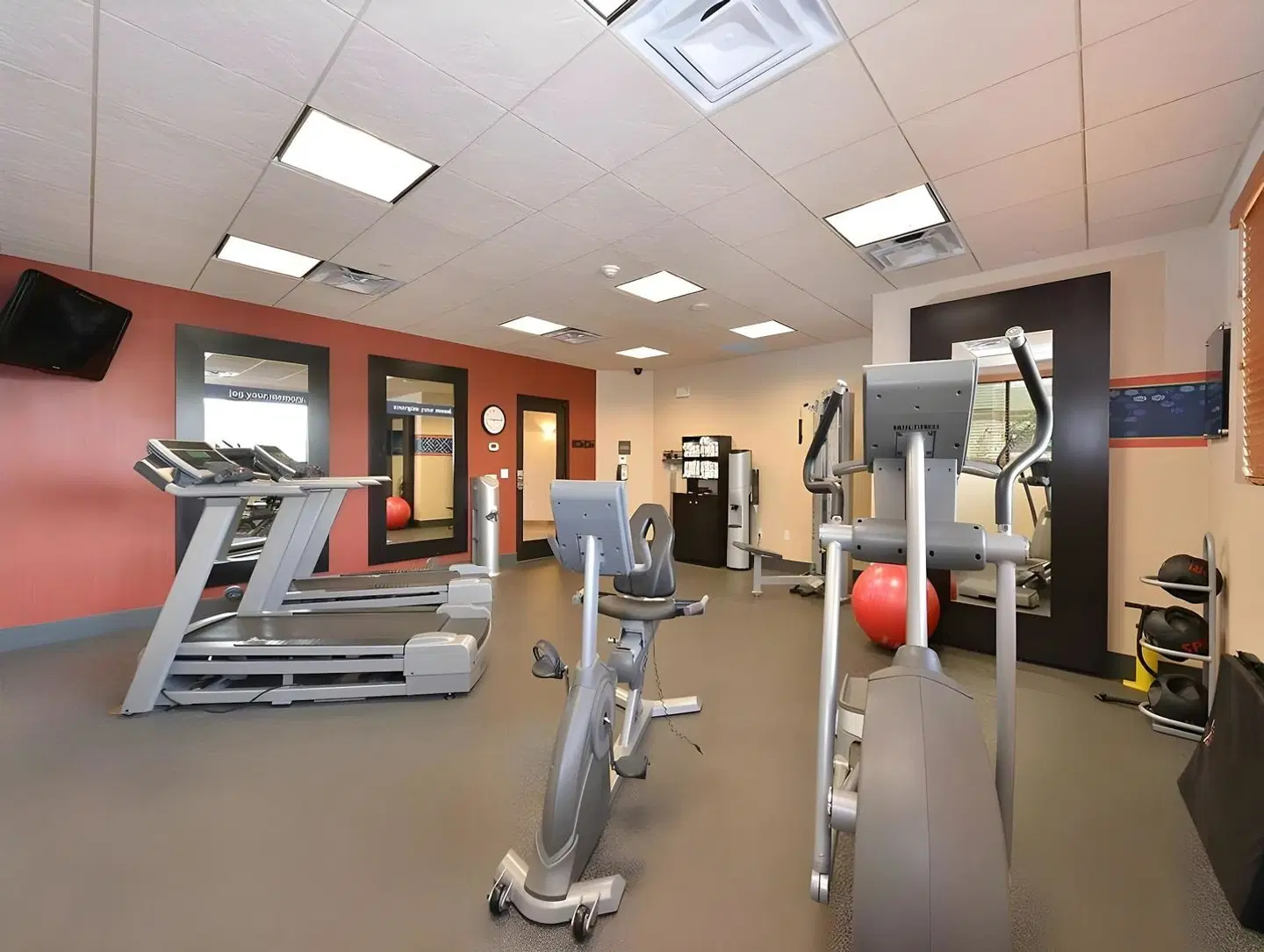 Hampton Inn & Suites Buffalo SPORTS_AND_LEISURE