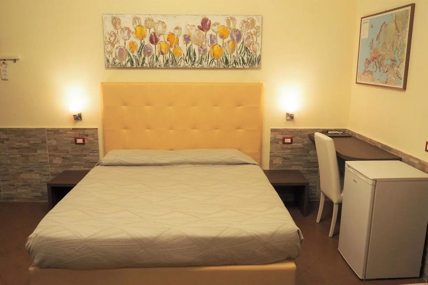 Ester ROOM_EXAMPLE