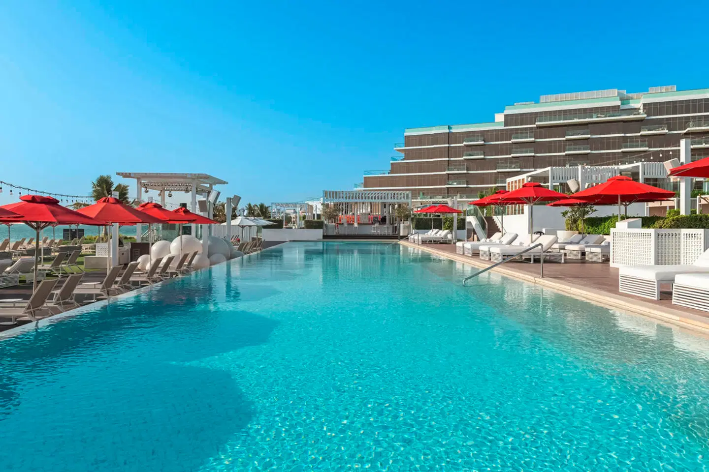 Th8 Palm Dubai Beach Resort, Vignette Collection OUTDOOR_POOL