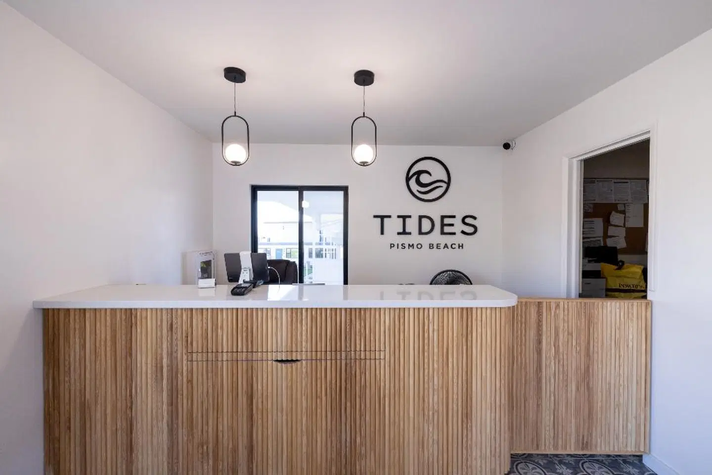 Tides Oceanview Inn and Cottages LOUNGE_LOBBY