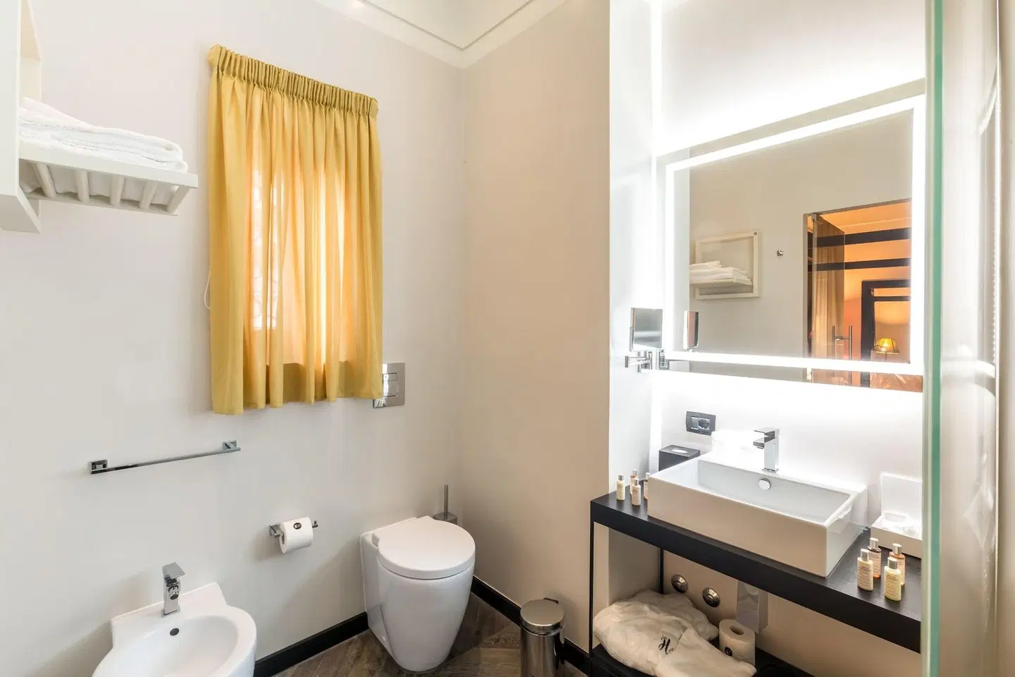 THE H'ALL TAILOR SUITE ROMA Badezimmer
