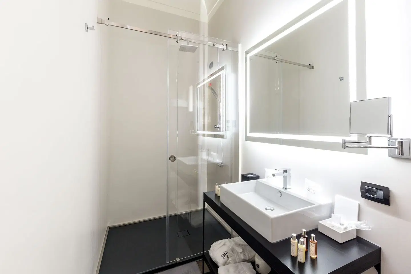 THE H'ALL TAILOR SUITE ROMA Badezimmer