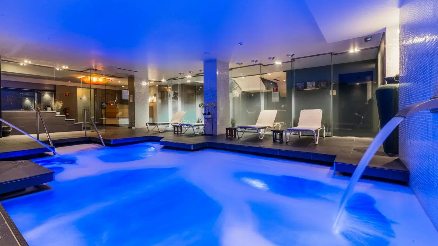 Grums Barcelona Hotel&Spa OUTDOOR_POOL