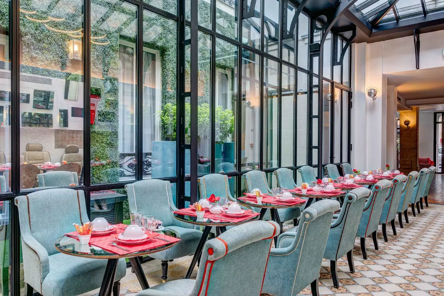 Joyce - Astotel Restaurant