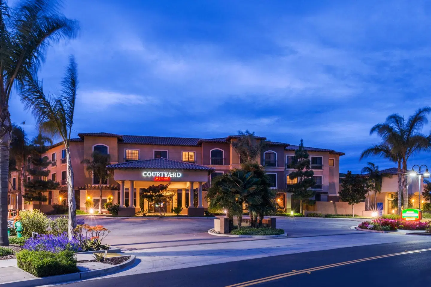 Courtyard by Marriott San Luis Obispo EXTERIOR