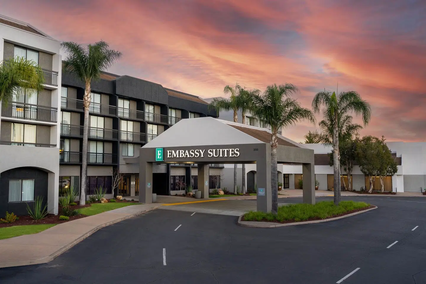 Embassy Suites by Hilton San Luis Obispo EXTERIOR