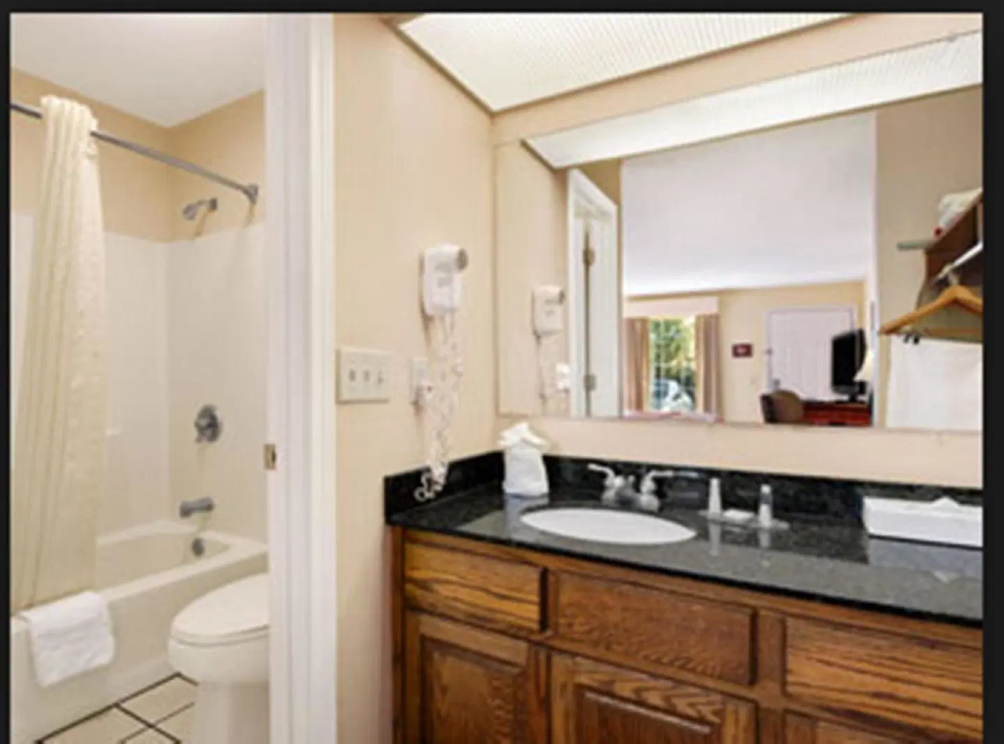 Max Brown Hotel 7th District Badezimmer