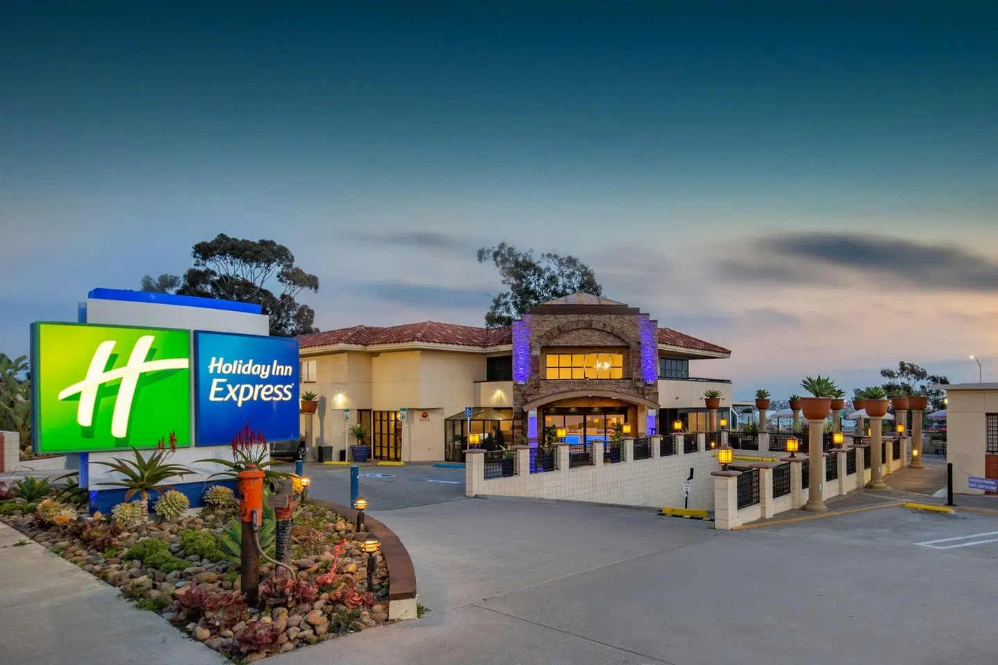 Holiday Inn Express San Diego Airport-Old Town by IHG EXTERIOR