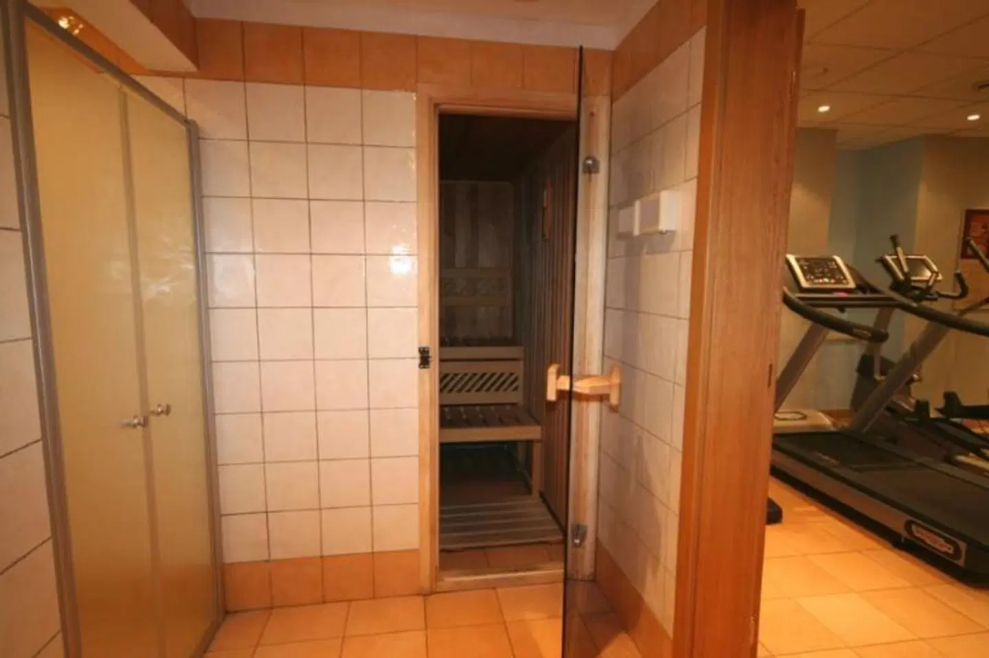 Hotel Caesar Prague Badezimmer