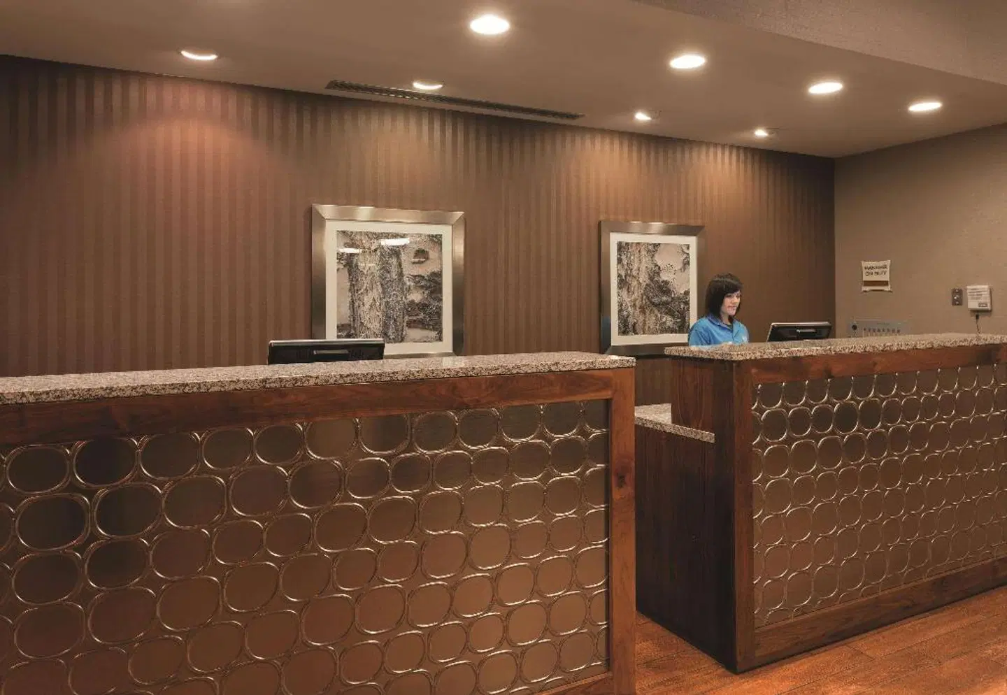 La Quinta Inn & Suites Butte LOUNGE_LOBBY