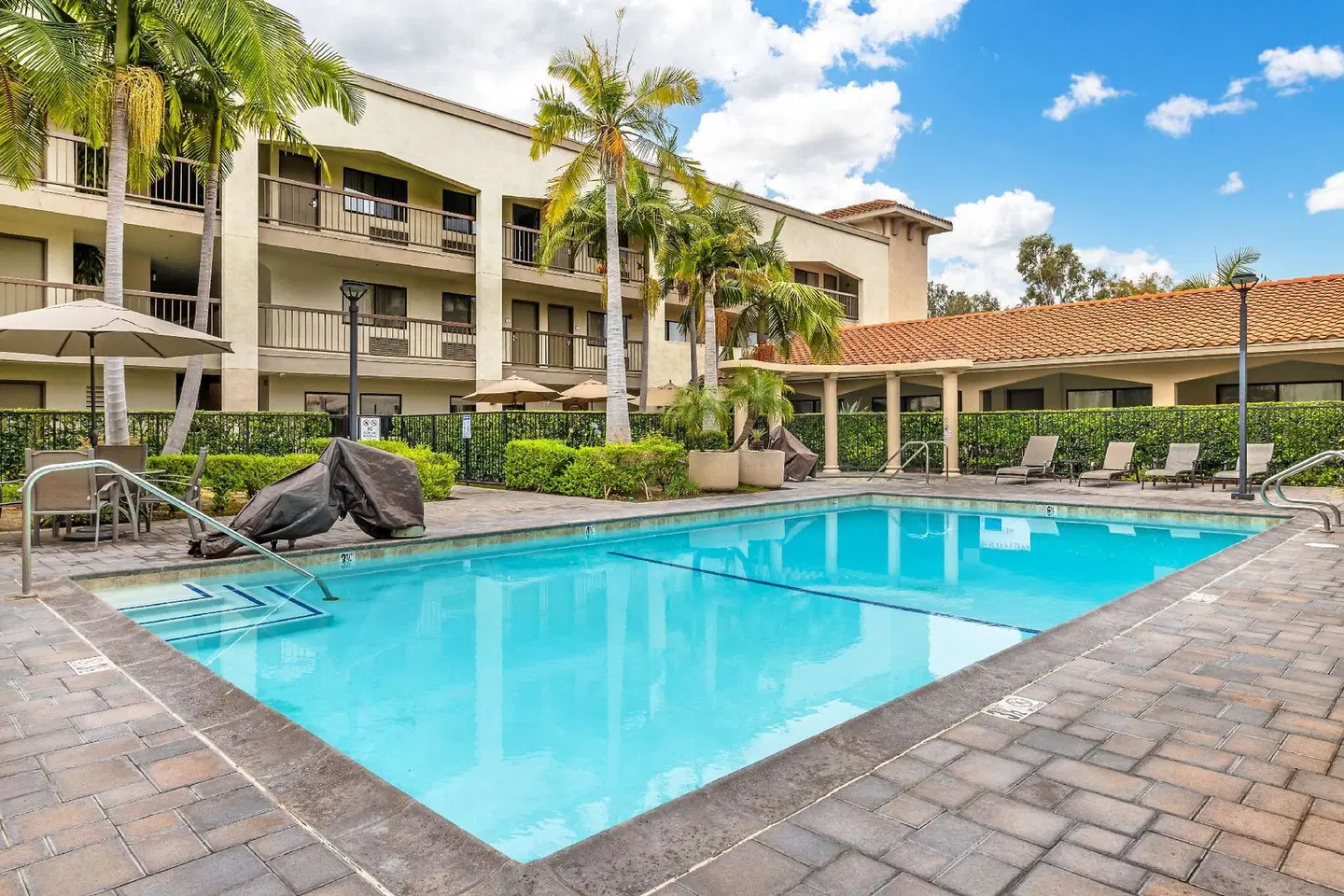 Best Western PLUS Orange County Airport North OUTDOOR_POOL