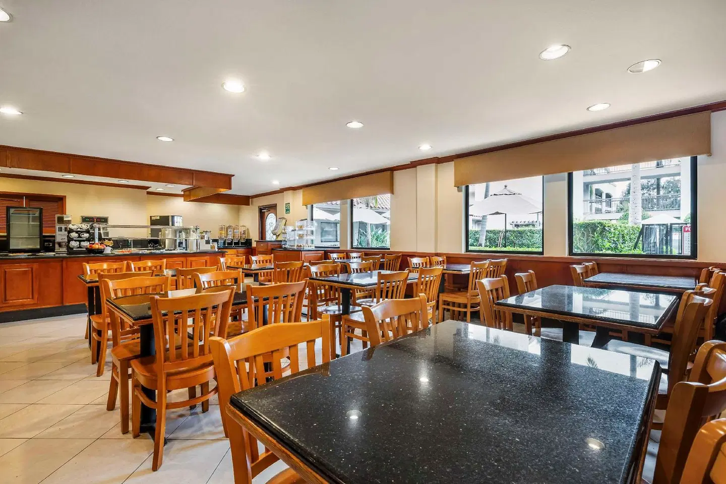 Best Western PLUS Orange County Airport North Bar