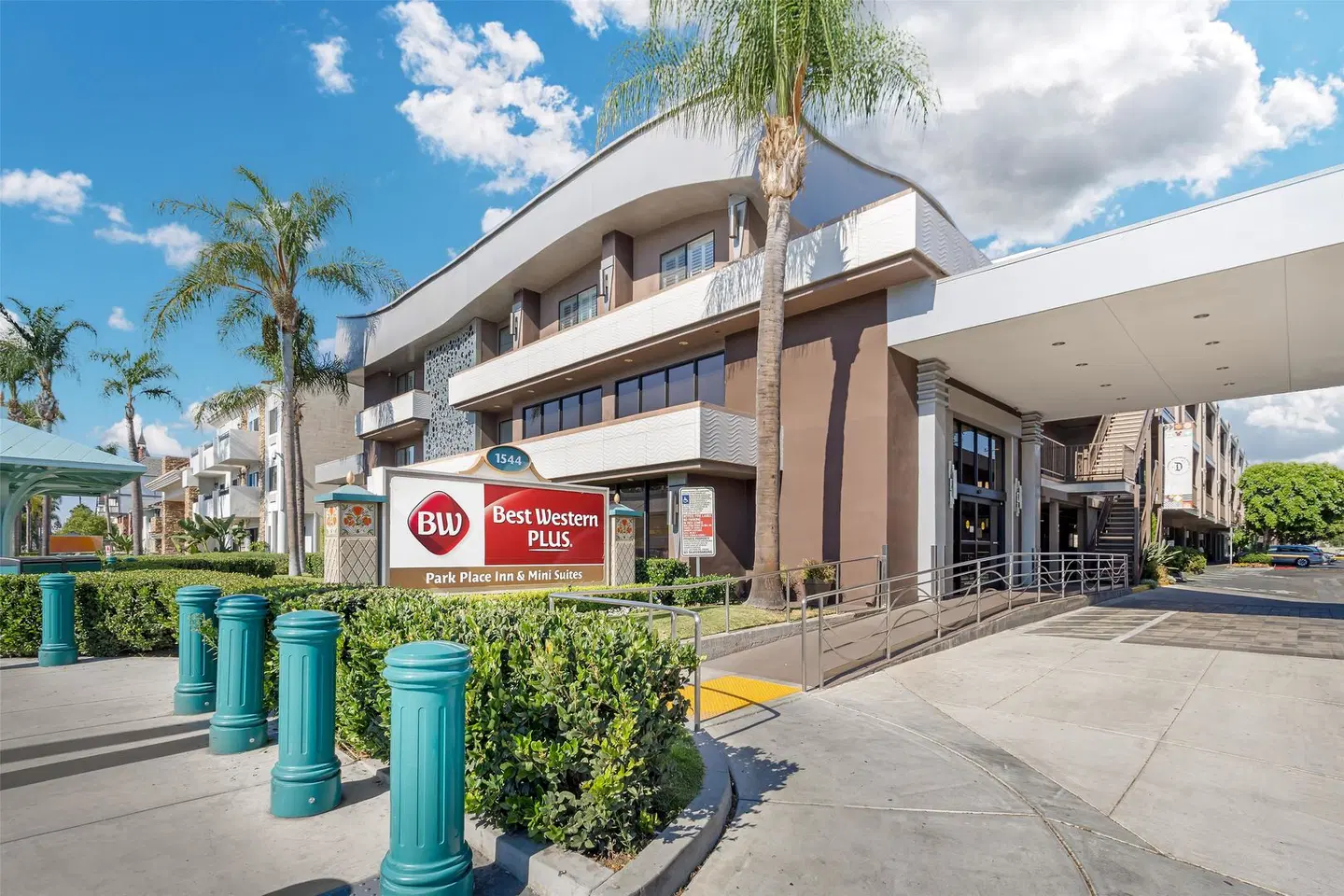 Best Western Plus Park Place Inn - Mini Suites EXTERIOR
