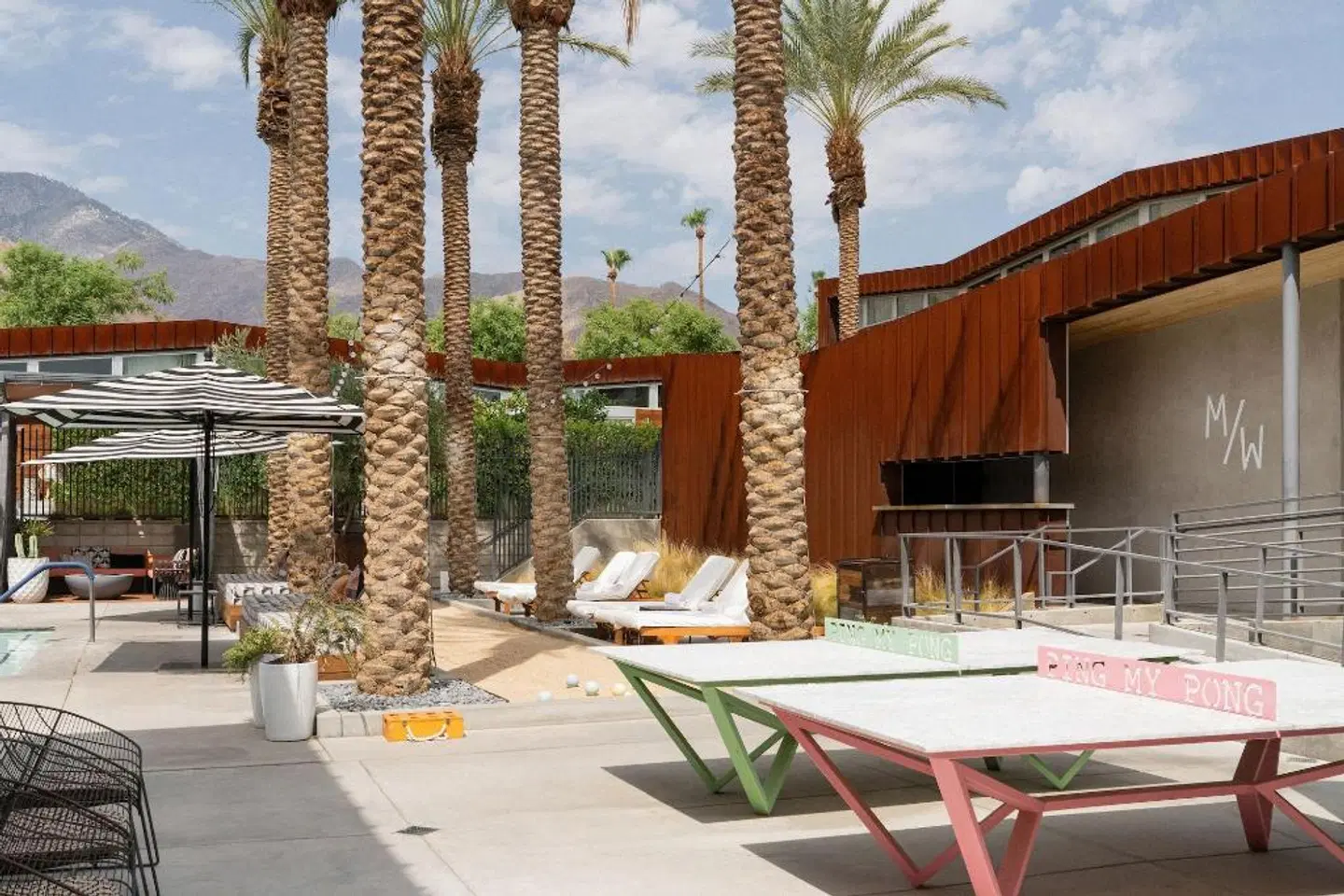 ARRIVE Palm Springs Terrasse