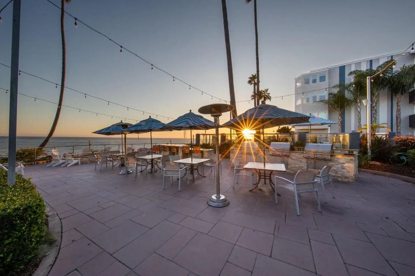 SeaCrest Oceanfront Hotel Terrasse
